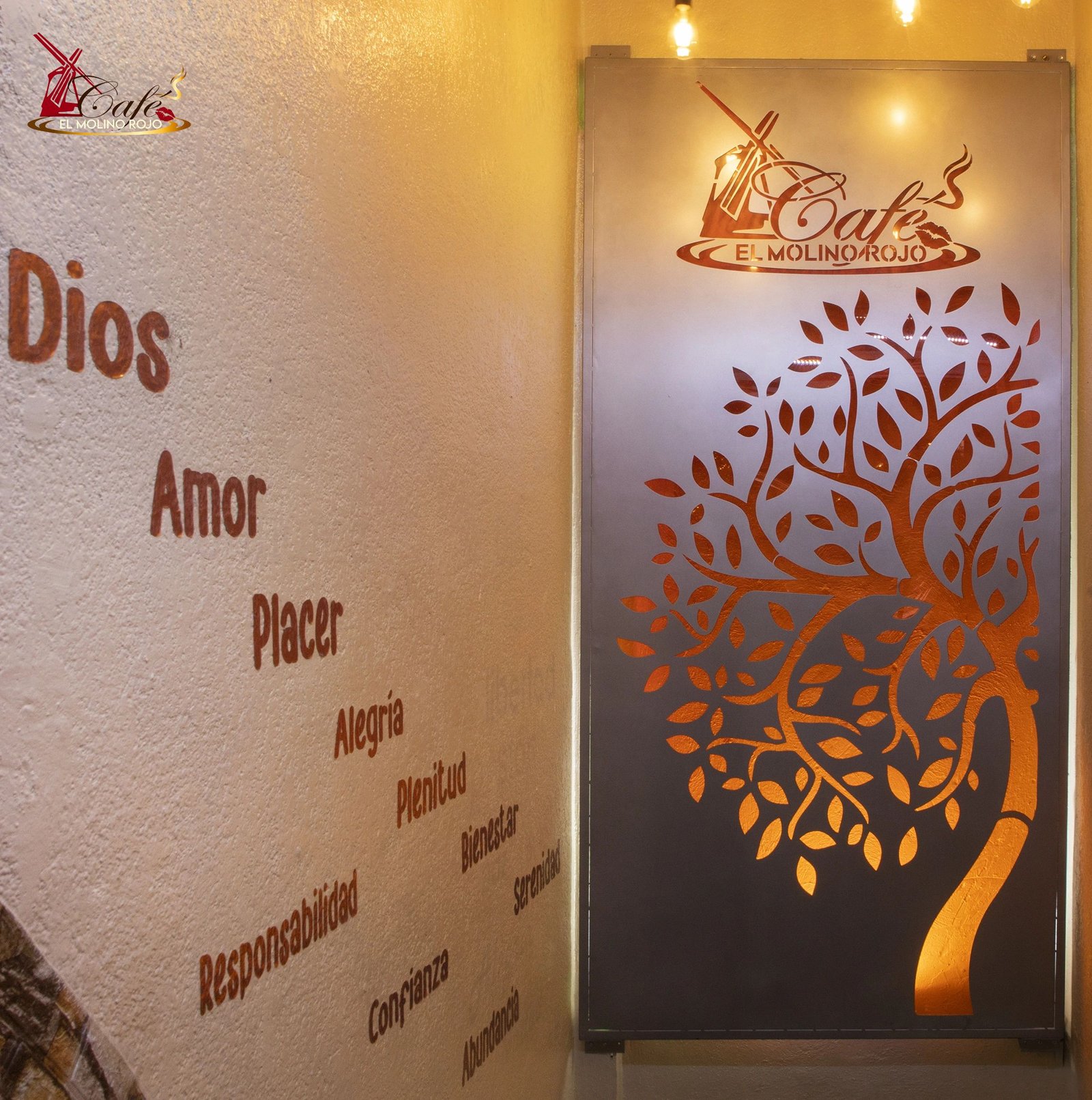 pasillo mensajes positivos cuadrada cafeteria el molino rojo