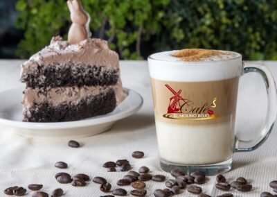 pastel con conejito cafeteria el molino rojo